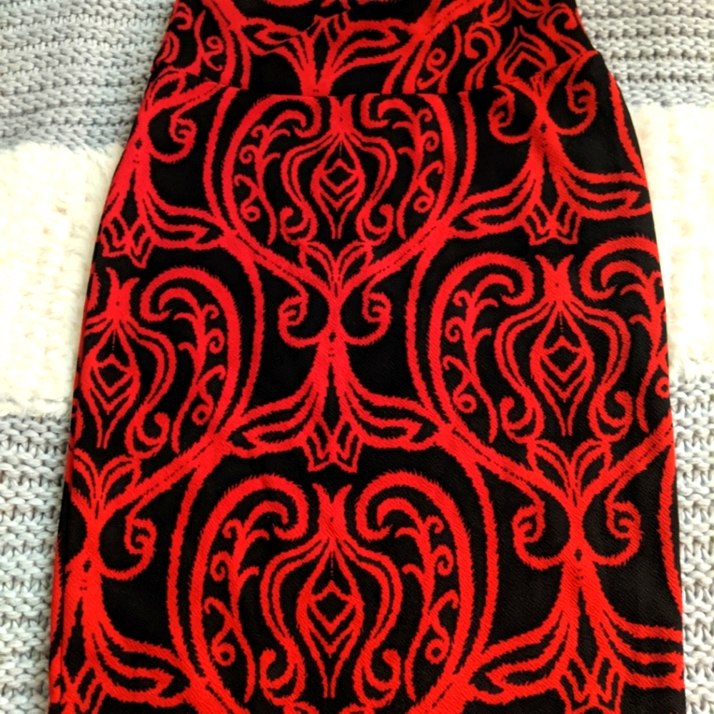 Lularoe Sexy Swirled Design Cassie